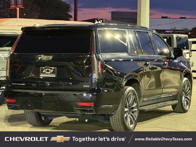 Used 2023 Cadillac Escalade ESV Sport AWD/4WD image 4