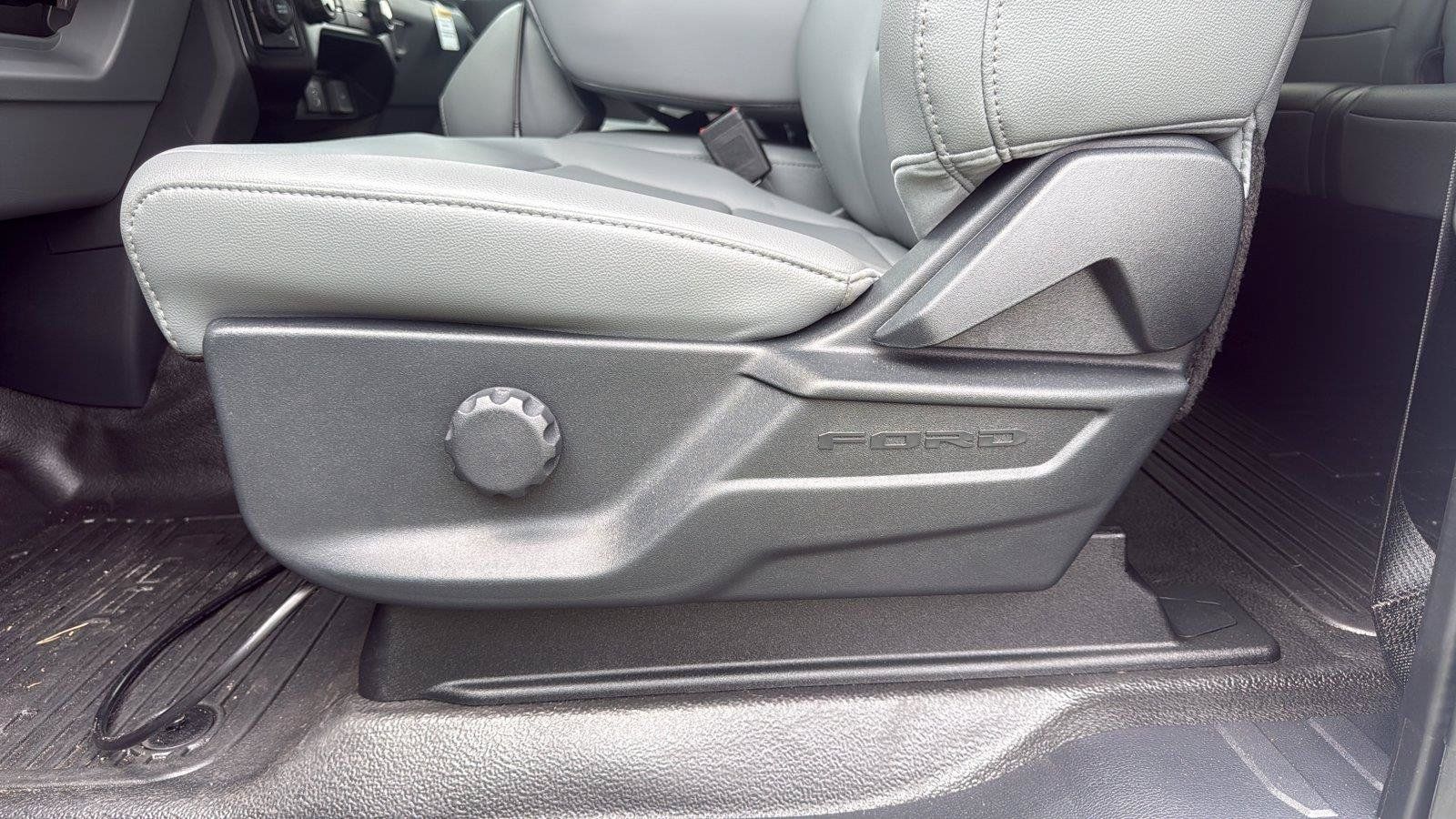 New 2026 Ford F350 XL w/ XL Chrome Package AWD/4WD image 31