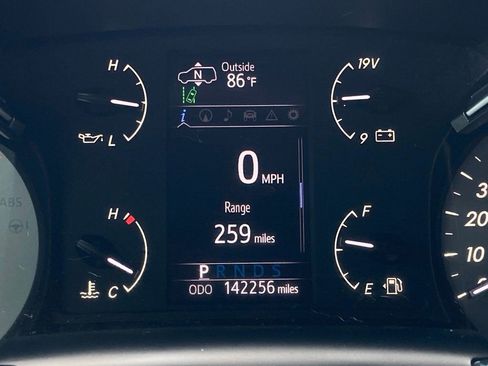 Used 2019 Toyota Sequoia Platinum AWD/4WD image 18