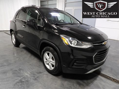 Used 2020 Chevrolet Trax LT w/ LT Convenience Package FWD image 1