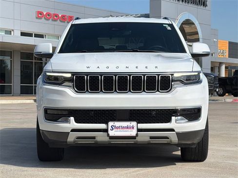 Used 2022 Jeep Wagoneer Series II image 2