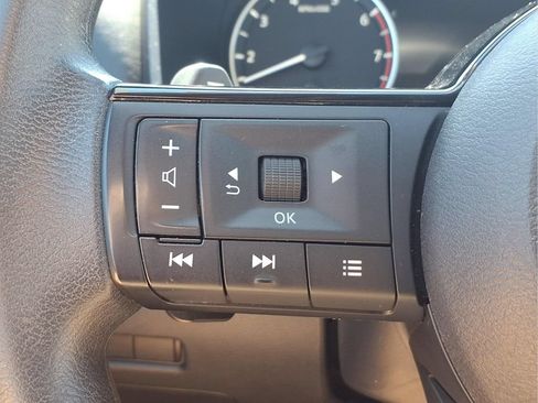 Used 2023 Nissan Rogue SV AWD/4WD image 13