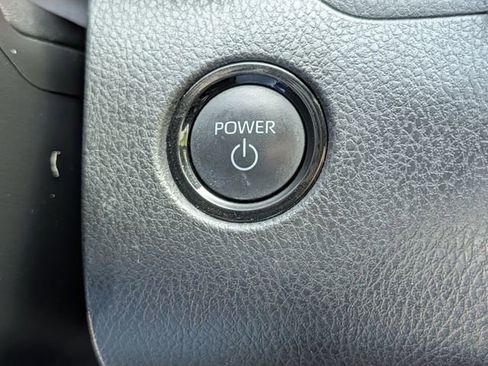 Used 2025 Toyota Camry SE image 19