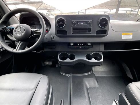 New 2025 Mercedes-Benz Sprinter 2500 image 8