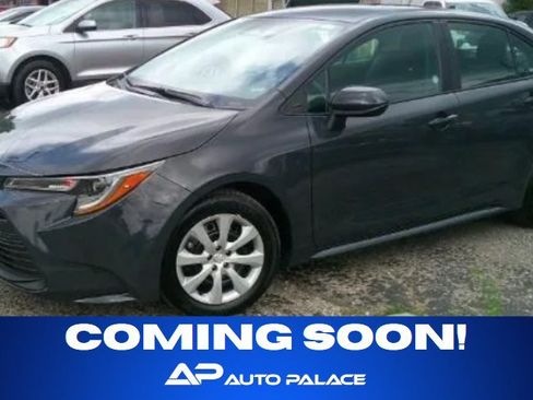 Used 2025 Toyota Corolla LE FWD image 1