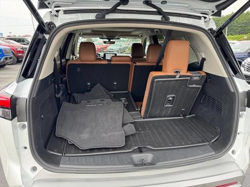Certified 2025 Nissan Pathfinder Platinum w/ Cargo Package FWD image 16