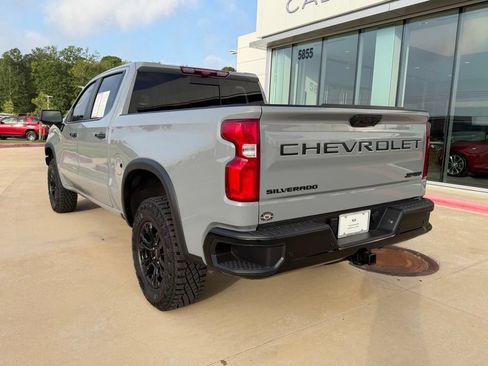 Used 2024 Chevrolet Silverado 1500 ZR2 w/ Technology Package AWD/4WD image 3