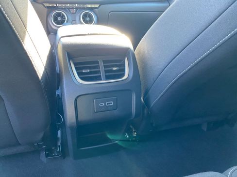 Used 2025 Chevrolet Blazer LT image 23