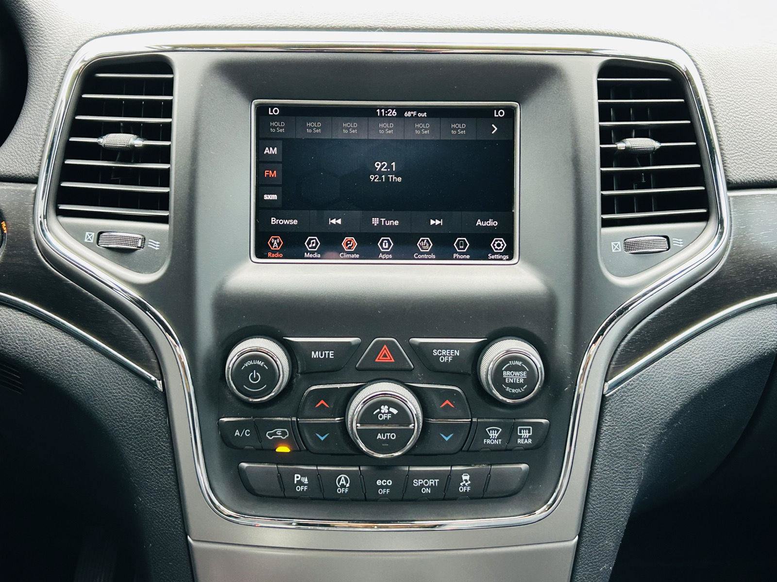 Used 2018 Jeep Grand Cherokee Limited AWD/4WD image 19