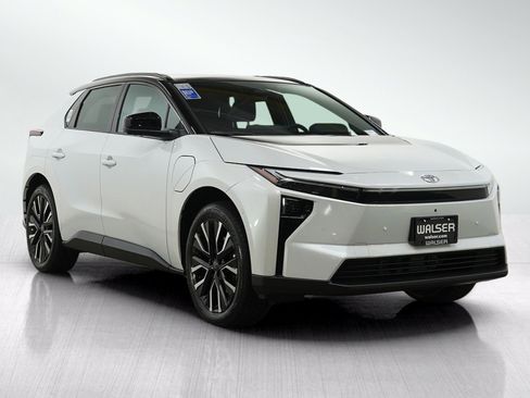Used 2026 Toyota bZ AWD/4WD image 7