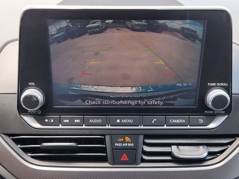 Used 2023 Nissan Altima 2.5 SR FWD image 19