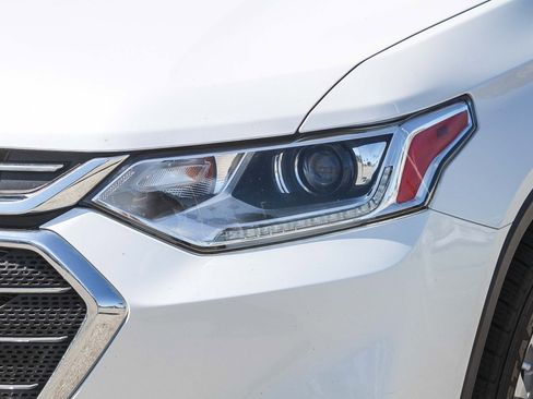 Used 2021 Chevrolet Traverse LT image 5