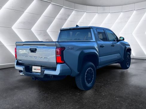 Used 2024 Toyota Tacoma TRD Off-Road image 4