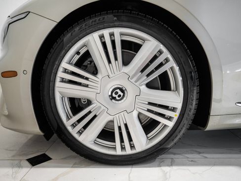 Used 2026 Bentley Continental GT AWD/4WD image 6