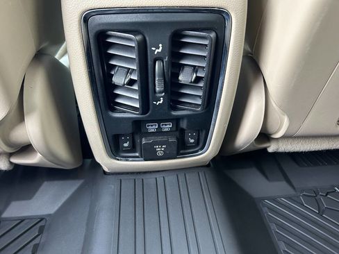 Used 2015 Jeep Grand Cherokee Limited image 14