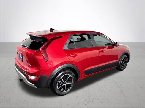 Certified 2023 Kia Niro LX image 7