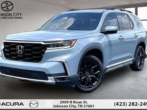 Used 2025 Honda Pilot Elite image 1