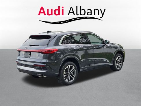 New 2025 Audi Q5 Premium w/ Convenience Package image 4