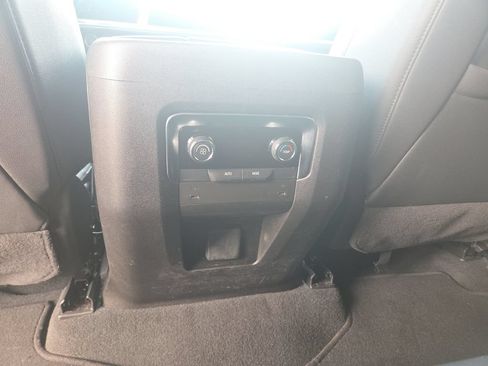 Used 2025 Chevrolet Tahoe Z71 AWD/4WD image 15