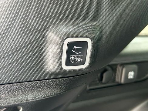 Certified 2024 Jeep Grand Cherokee Limited w/ Black Appearance Package image 31