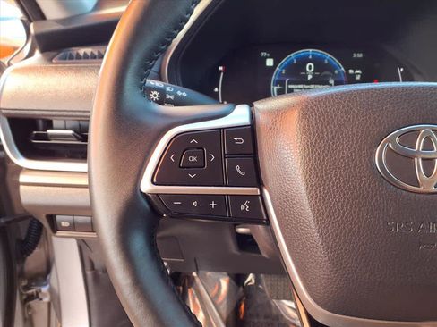 Used 2025 Toyota Grand Highlander AWD image 10