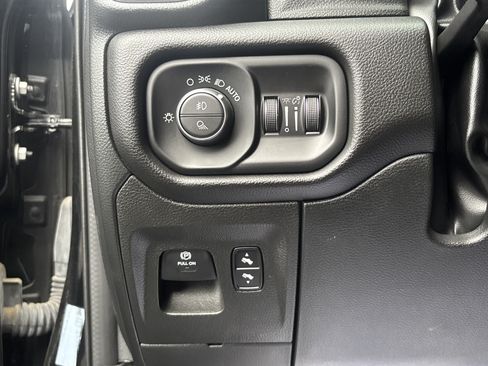 Used 2023 RAM 1500 Laramie AWD/4WD image 33