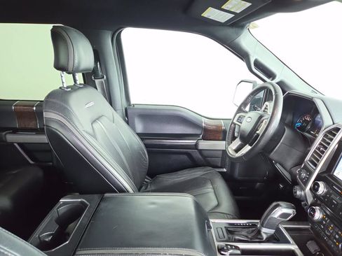 Used 2016 Ford F150 Platinum w/ Equipment Group 701A Luxury AWD/4WD image 37