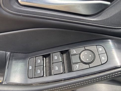 Certified 2025 Nissan Rogue SV FWD image 12