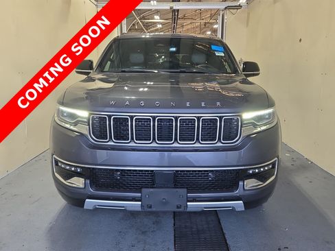 Used 2024 Jeep Wagoneer L Series II w/ Flexible Seating Group AWD/4WD image 3