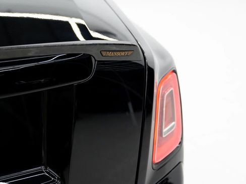 Used 2024 Rolls-Royce Phantom Sedan w/ The Phantom Package RWD image 34