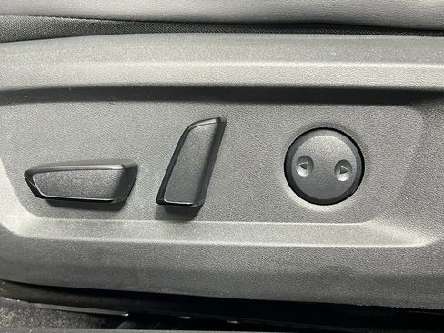 Used 2023 Nissan Rogue SV w/ SV Premium Package image 30