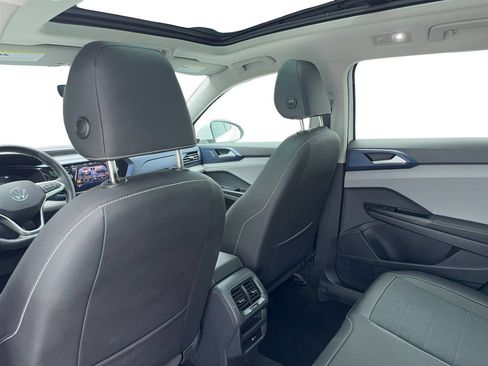 Used 2024 Volkswagen Taos SE FWD image 40