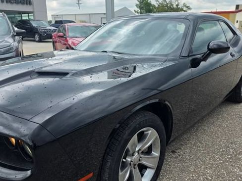 Used 2021 Dodge Challenger SXT RWD image 3