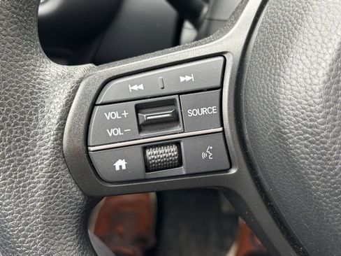 Certified 2025 Honda HR-V LX image 9