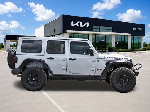 Used 2019 Jeep Wrangler Unlimited Rubicon AWD/4WD image 4