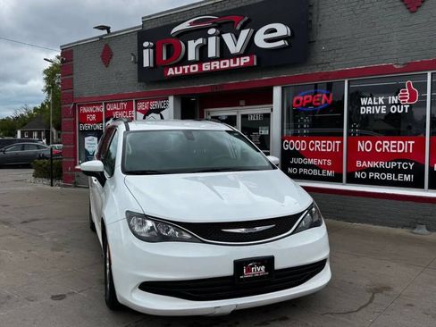 Used 2020 Chrysler Voyager Lxi FWD image 1