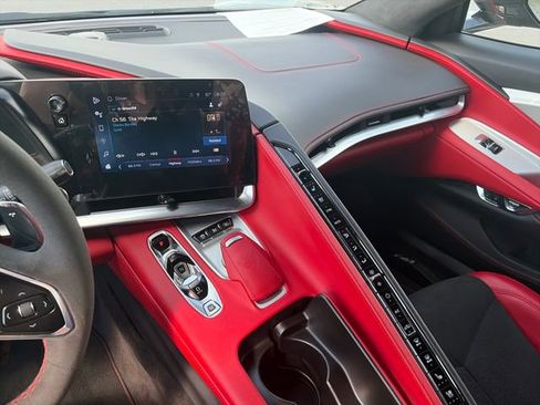 Used 2024 Chevrolet Corvette Stingray Premium Conv w/ Battery Protection Package image 19