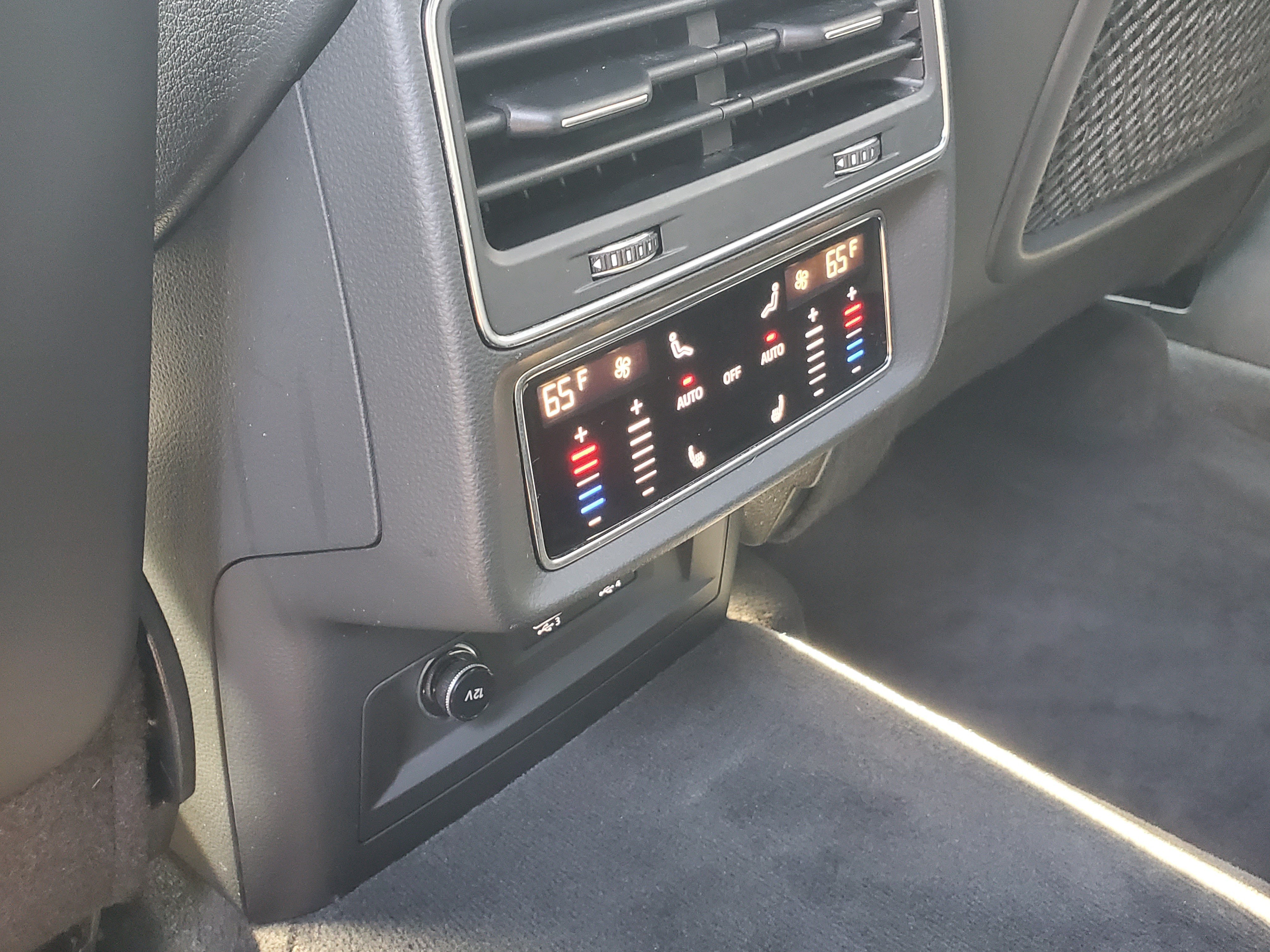 Used 2019 Audi Q8 Prestige w/ Towing Package AWD/4WD image 32