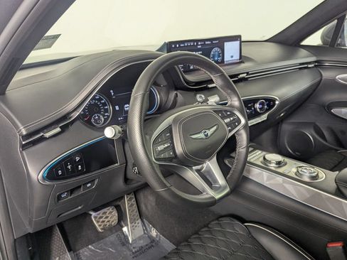Used 2023 Genesis GV70 3.5T Sport w/ Sport Advanced Package AWD/4WD image 13