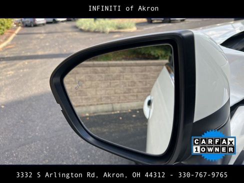 Used 2024 Nissan Pathfinder SL image 3