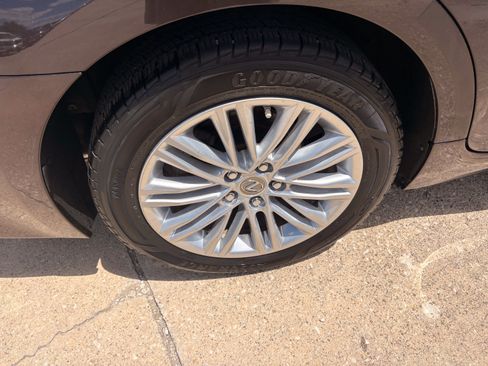 Used 2013 Lexus ES 350 w/ Luxury Pkg FWD image 5