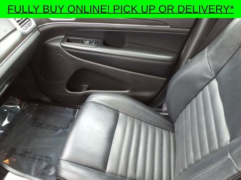 Used 2018 Jeep Grand Cherokee Limited image 24