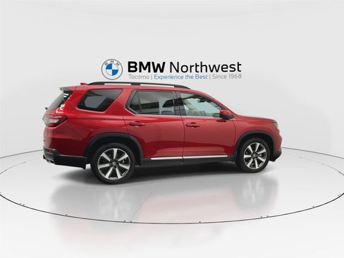 Used 2023 Honda Pilot Elite image 4