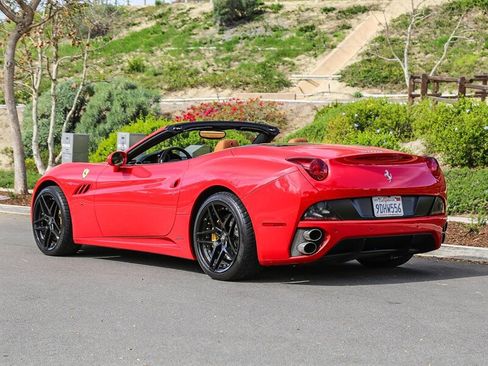 Used 2010 Ferrari California image 5