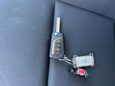 Used 2025 Toyota Corolla LE image 22