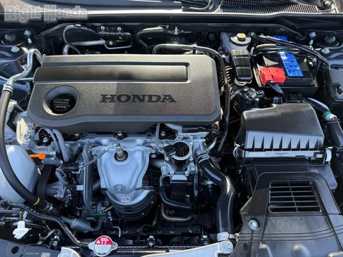 Certified 2025 Honda Civic Sport image 33