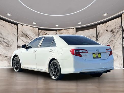 Used 2013 Toyota Camry LE image 8