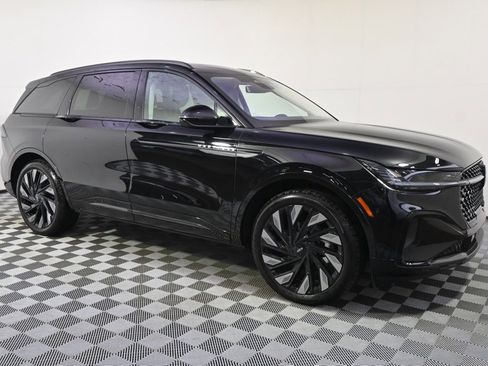 New 2026 Lincoln Nautilus Reserve image 8