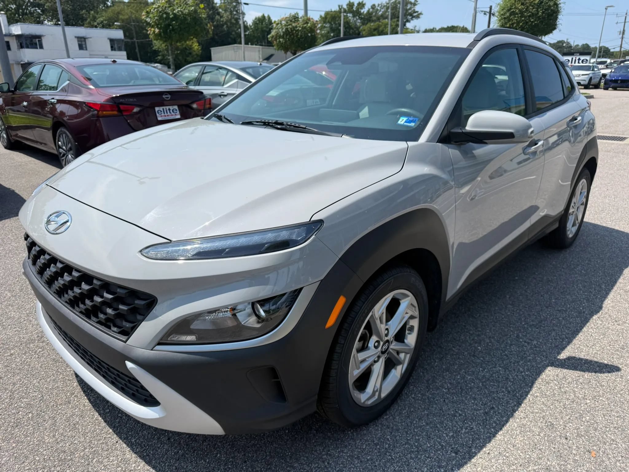 Used 2023 Hyundai Kona SEL w/ Cargo Package FWD image 3