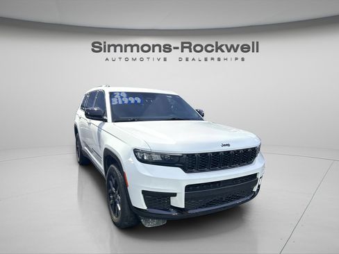 Used 2024 Jeep Grand Cherokee L Laredo AWD/4WD image 5